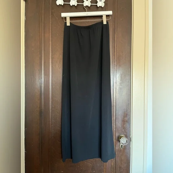 COPY - Vintage Black Maxi Skirt with Slit - Picture 4 of 4